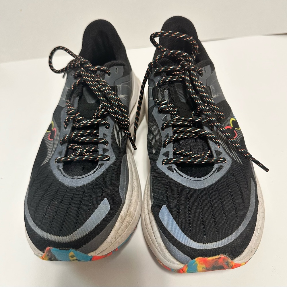 Saucony Tempus Night Vision Running Shoes Womens Size 8 Tennis Shoes Black/White